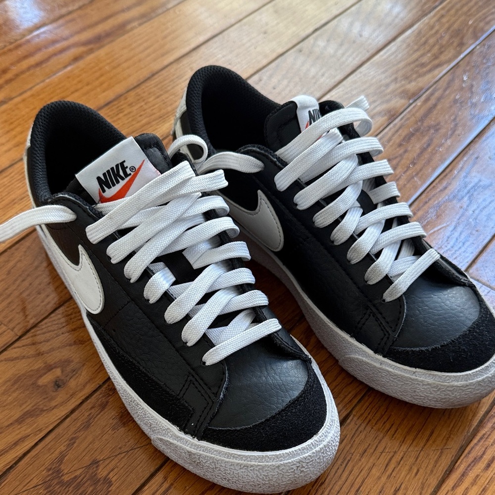 Nike Classic Black and White Low-Tops